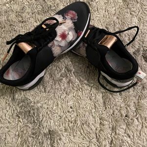 Ted baker size 8 brand new never worn, flower, female, speaker, shoes, blue